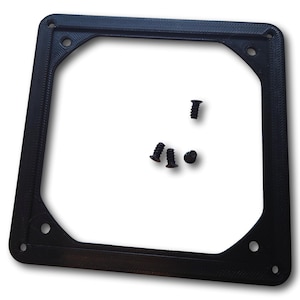 Könnte beinhalten: Ein schwarzer Plastik-Lüfterhalter mit vier schwarzen Schrauben.