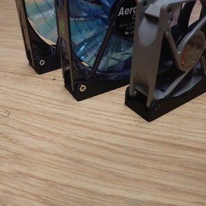 Ripe 3D Fan Mount, Fan Stand, Multiple sizes 120mm, 140mm and more