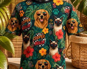 Puede incluir: Una camiseta de manga corta con un estampado integral de perros golden retriever y gatos siameses con gafas de sol, intercalados con flores tropicales de hibisco, hojas de monstera y logotipos circulares con el texto Cooper & Bella.