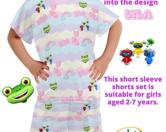 Personalized short pajama set for girls inspired by the Gecko's Garage children's series for girls from 2 to 7 years old. Personalized gift