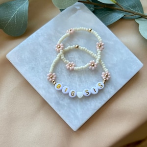 Big Sister Bracelet, Toddler Beaded Bracelet, Little big Sister Bracelet, Daisy Baby Girl Bracelet, Big Sister Gift, Baby Announcement