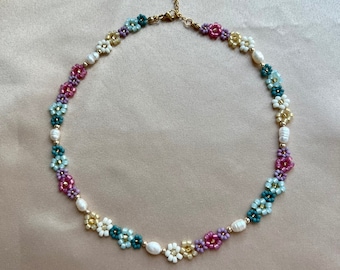 Daisy Beaded flowers with Pearl beads Choker Necklace