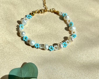 Flower Bead Bracelet, Dainty Daisy Flowers, Freshwater Pearl Bracelet, Beaded Daisies