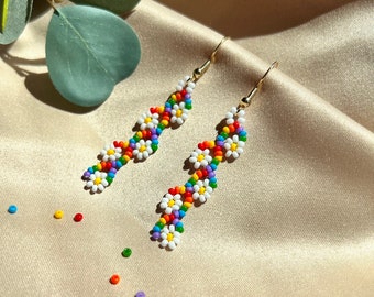 Pride Daisy Earrings / Rainbow Daisy Earrings / Beaded Daisy Earrings