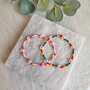 Pride Rainbow Bead Bracelet: Minimalist Daisy Flower LGBTQ Jewelry