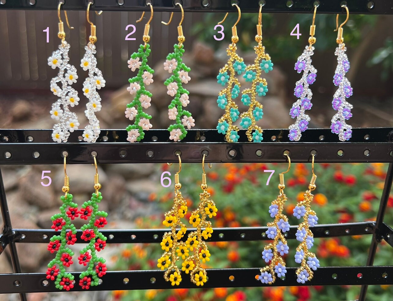 Daisy Earrings / Beaded Daisy Flower Earrings/ Dangle Flower