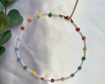 Rainbow Daisy Flower Necklace Choker / Bead Delicate Daisy flowers / Boho Flower Choker Necklace / Seed Bead Choker