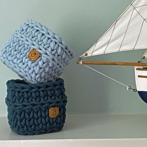 Small crochet basket | square basket | handmade | crochet storage | home organising | chunky crochet | home decor | recycled yarn