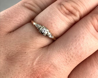 Antique 14k Diamond Ring