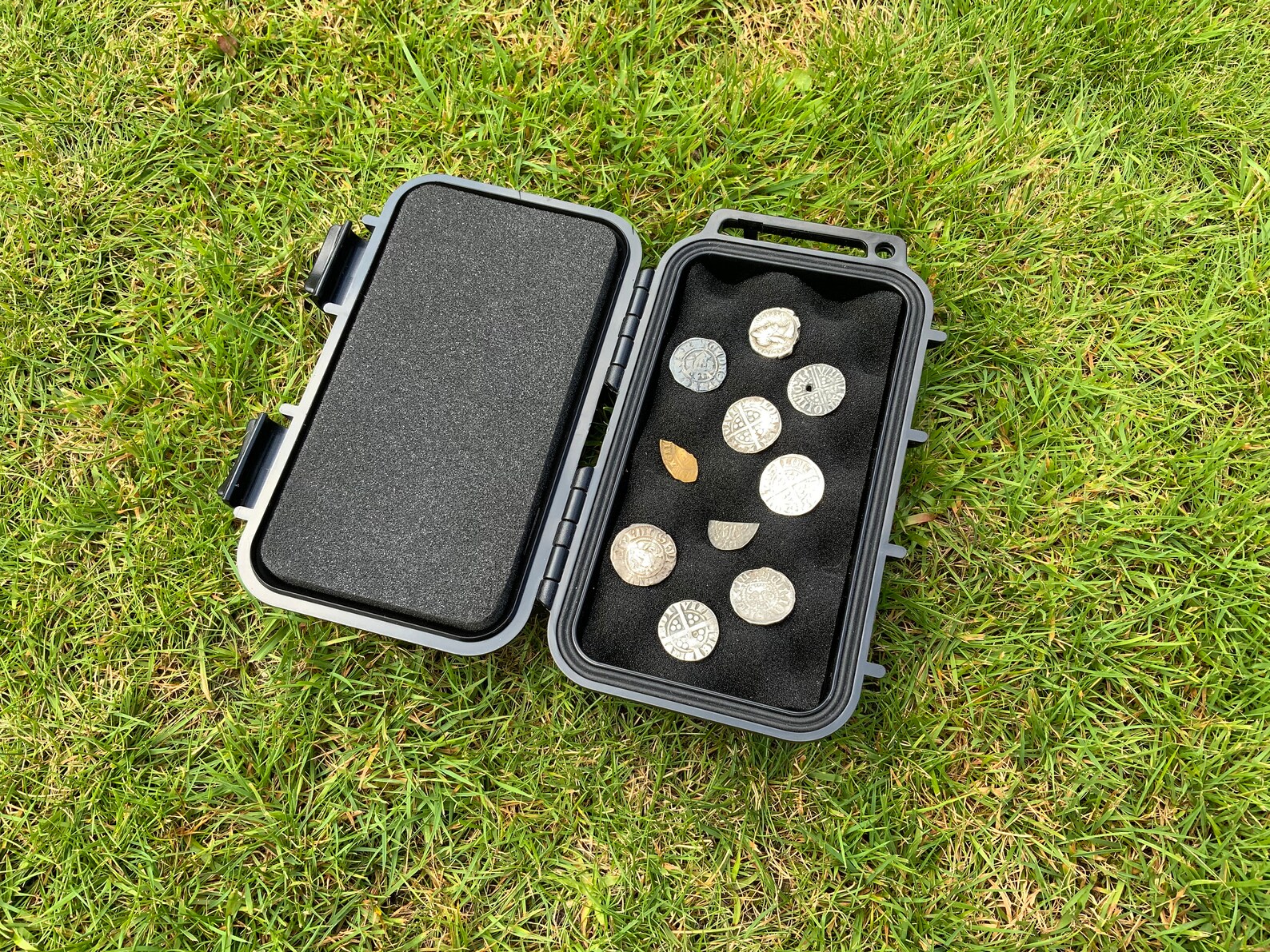 Coin poddeluxe waterproof Metal detecting Coins and artefacts Finds Box