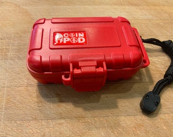 Porte-pièces (duo) Boîte/boîte de détection de métaux étanche pour les pièces de monnaie et les objets trouvés avec pèse-personne. (Couleur rouge)