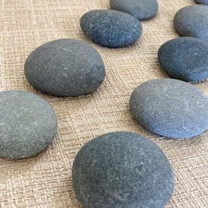 Zwarte rotsen om te schilderen, set van 10 zeerotsen, gladde ronde zenstenen, strandkiezelstenen om te knutselen, kunstbenodigdheden aan de kust, mandalarotsen