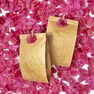 Biodegradable confetti, Natural Fuchsia Dried Bougainvillea Petals Confetti, Wedding confetti, Wedding exit toss, Sustainable confetti, Eco