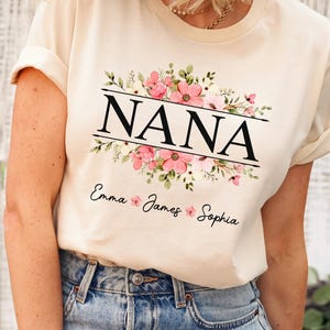 Personalized Flower Nana Shirt for Her, Custom Nana Flowers T-shirt, Mother&#39;s Day Grandma To be Gift, Grandmother Tee for Women
