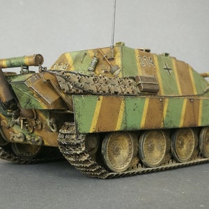 German Tank Destroyer Sd.kfz.173 Jagdpanther ausf.G1. WWII Military Model Series 1:35 scale. Fully assembled model. image 6