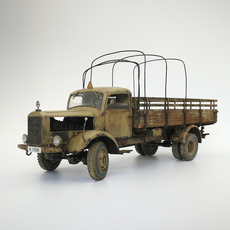 Afrikakorps 1942 ) Mercedes-benz l4500A de Zvezda + flak Tamiya au 1:35 Afrikakorps 1942 ) Mercedes-benz l4500A de Zvezda + flak Tamiya au 1:35