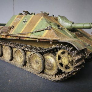 German Tank Destroyer Sd.kfz.173 Jagdpanther ausf.G1. WWII Military Model Series 1:35 scale. Fully assembled model. image 5