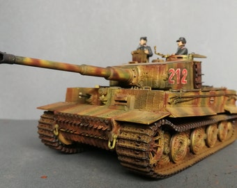Pz.Kpfw.VI "Tiger I" -  German Heavy Tank. WWII Military Model Series 1/35 "Dragon" kit