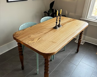 Küchentisch aus Massivholz, Esstisch, Ovaler Tisch, Rustikaler Tisch, Bauerntisch