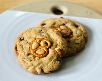 Gluten Free Caramel Pretzel Chocolate Chip Cookies 4 counts