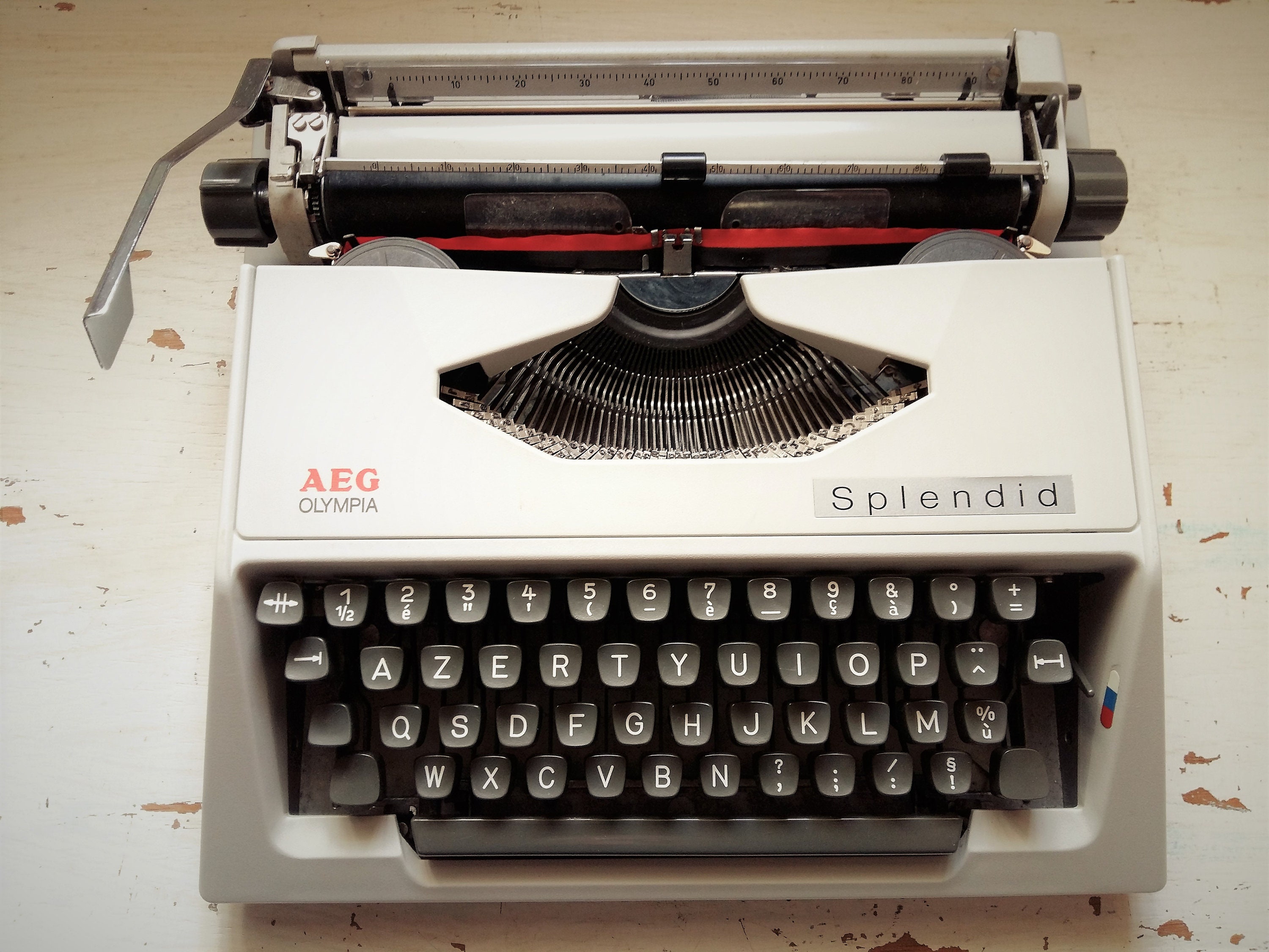 レトロ Olympia タイプライター ケース付き | contifarma.pe