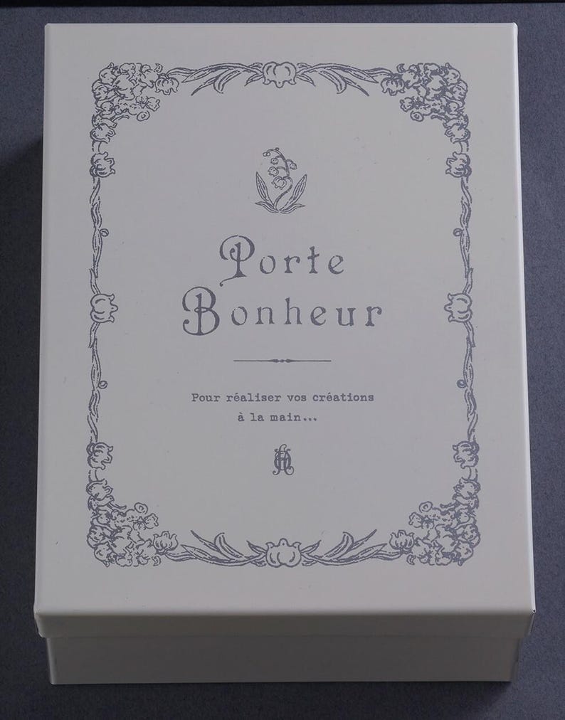Small R Font Style Japan CLOVER Antique Style Sewing Box (boxed) | Porte Bonheur | Lily of ...