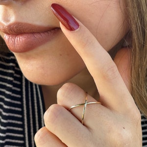 Solid 14K - 18K Gold X - Ring / Cross Ring / 14k Solid Gold Dainty Gold X Ring, White, Yellow, Rose Gold, Delicate Gold Ring