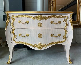 Commode de luxe française de style Louis XV de couleur verte Commode de style européen antique avec ornements en laiton pour chambre à coucher