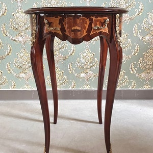 Table d'appoint Table basse marron en bois de style français de style antique Table ronde de style baroque rétro pour la décoration intérieure image 4