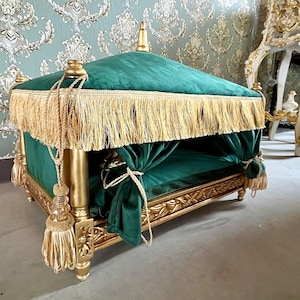 Cuccia Royal Style in velluto verde smeraldo e tetto staccabile