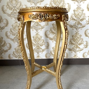 Mesa auxiliar estilo barroco francés con tapa de mármol, mesa de té y café, decoración del hogar en acabado dorado y mármol beige imagen 3
