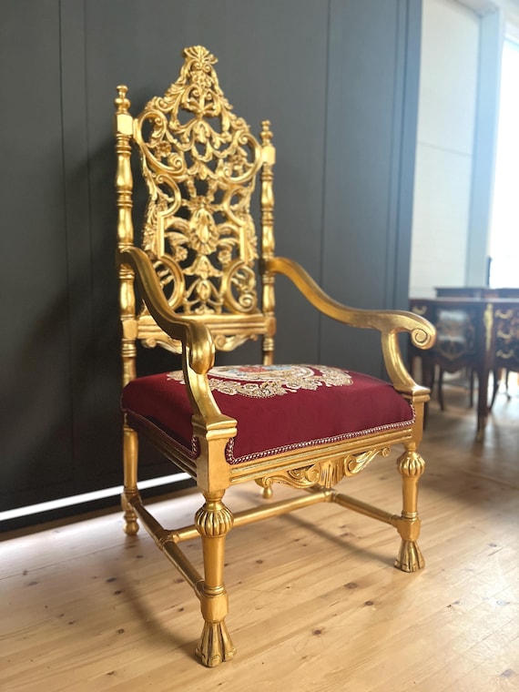 Fauteuil Style Baroque - Tissu Damassé Doré Motif Feuille - Reproduction Moderne