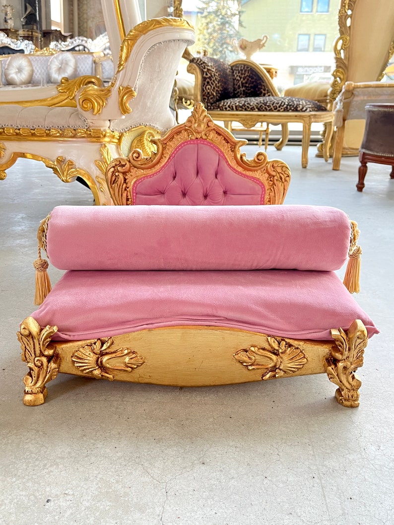 Pet Bed French Louis Baroque Style Dog Sofa Pink Velvet in Gold Finish Cute Baroque Rococo Settee for Home Decoration image 3