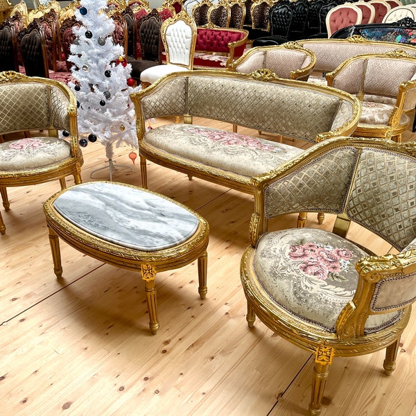 Ensemble de canapés de style baroque rétro en velours de couleur camel, style Louis français, finition dorée pour Lodge Home