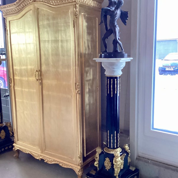 Luxury Column French Baroque Style in Marble with 4 Angels’ sculpture in Bronze for Home Decor or Hotel Lobby in Black & White Color