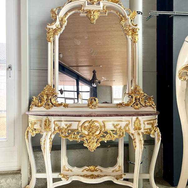 Console de table miroir de style français baroque rococo, dessus en dalle de marbre rouge finition dorée pour la décoration de la maison