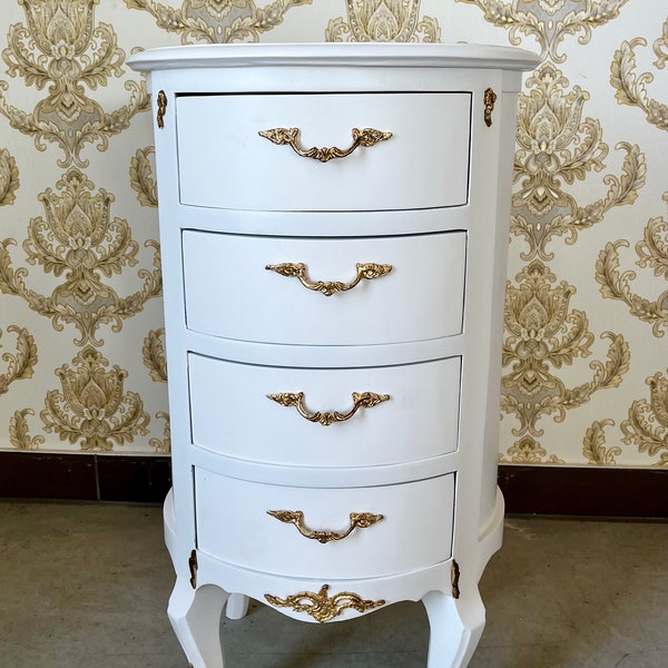 Table de chevet blanche de forme ronde, commode rétro baroque de style antique, blanc avec support en bronze pour décoration intérieure sur commande