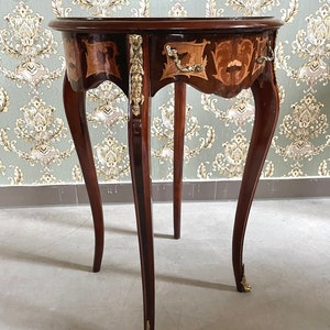 Table d'appoint Table basse marron en bois de style français de style antique Table ronde de style baroque rétro pour la décoration intérieure image 3