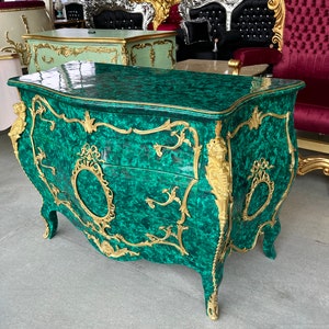 Commode luxueuse de style Louis français de couleur verte Commode de style européen antique avec ornements en laiton pour chambre à coucher image 3