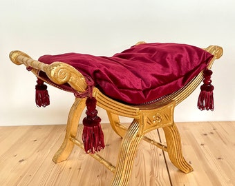 Repose-pieds Ottoman de style Louis XV, français de style baroque rétro, style Louis XV avec pompons, imprimé léopard, bordeaux, assise finition dorée