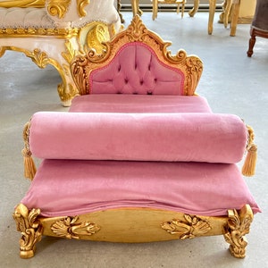 Pet Bed French Louis Baroque Style Dog Sofa Pink Velvet in Gold Finish Cute Baroque Rococo Settee for Home Decoration image 2