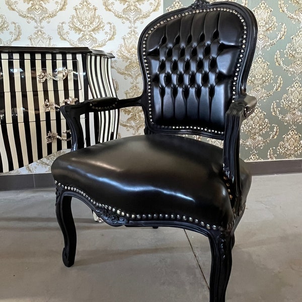 Fauteuil français de style Louis en similicuir noir, fauteuil de style antique, décoration d'intérieur baroque rococo, noir