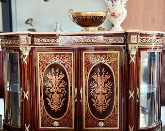 Meuble en bois de style antique français nostalgique avec dalle de marbre sur le dessus Vitrine Vitrine en verre de style rétro baroque