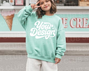 Kinder Sweatshirt Mockup, Kinder Mint Crewneck Sweatshirt Mockup, Kaninchenhaut 3317 Kinder Sweatshirt mit Rundhalsausschnitt, Mockup, Kinder Mockup