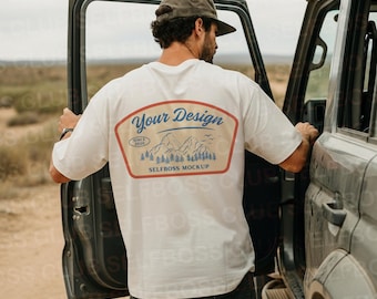 Maqueta de camiseta Comfort Colors 1717 color marfil - Maqueta de camiseta trasera para hombre - Maqueta de estilo de vida para hombre C1717 - Maqueta de ropa urbana - Maqueta de moda - POD