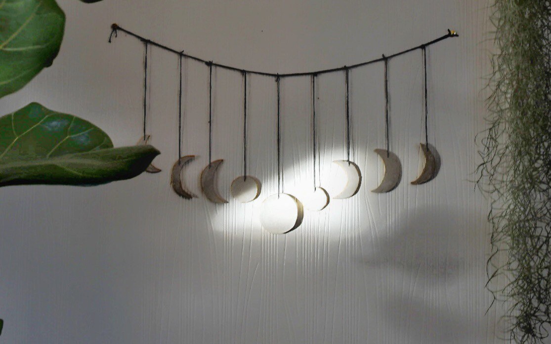 Suspension Lune en Argile