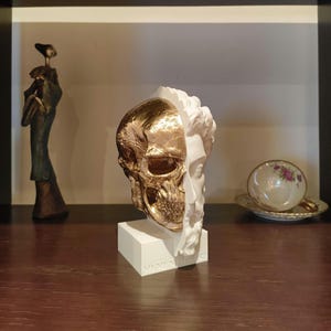 Marcus Aurelius: Memento Mori, Roman Stoic Emperor Bust | Ancient Rome | Office Decor Gift | Roman Empire | Skull | Stoicism | 20cm (8in)