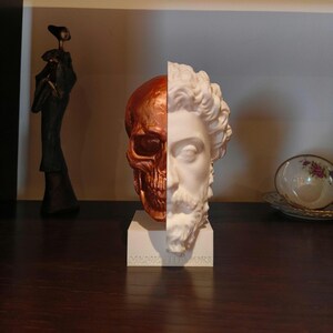 Marcus Aurelius: Memento Mori, Roman Stoic Emperor Bust | Ancient Rome | Office Decor Gift | Roman Empire | Skull | Stoicism | 20cm (8in)