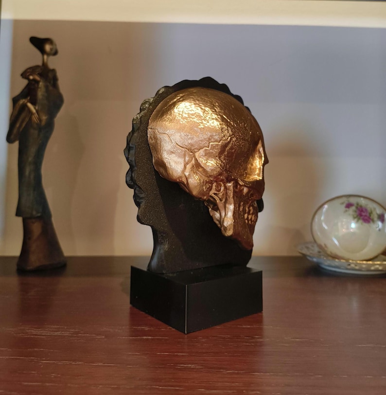Marcus Aurelius: Memento Mori, Roman Stoic Emperor Bust | Ancient Rome | Office Decor Gift | Roman Empire | Skull | Stoicism | 20cm (8in)