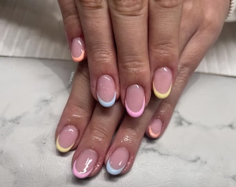 Unghie finte pastello primaverili RIYNAILS
